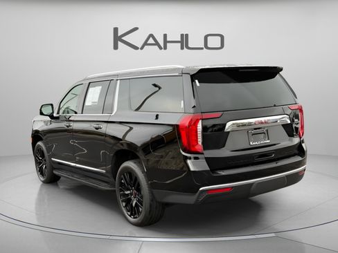 Used 2024 GMC Yukon XL SLT w/ SLT Premium Package AWD/4WD image 3