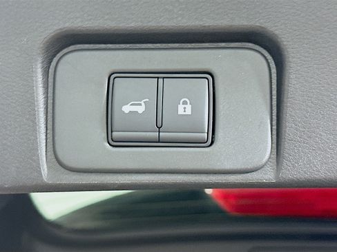Used 2026 Nissan Rogue SV FWD image 29