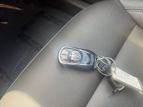 Used 2025 Buick Envista Sport Touring image 22