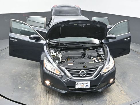 Used 2018 Nissan Altima 2.5 SV image 38