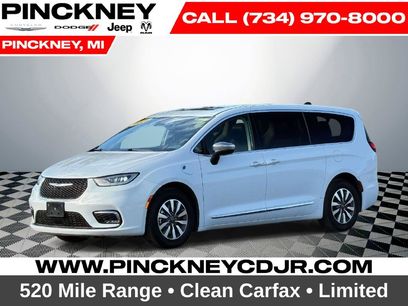 Used 2023 Chrysler Pacifica Limited