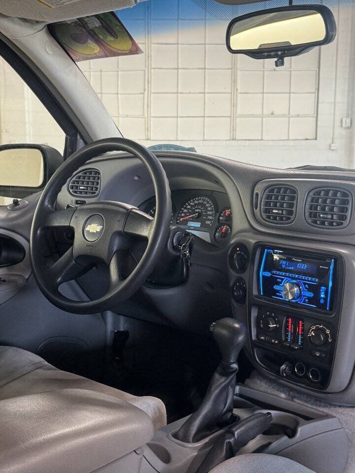 Used 2005 Chevrolet TrailBlazer LS AWD/4WD image 3