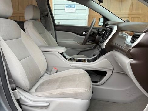 Used 2021 GMC Acadia SLE w/ Driver Convenience Package image 14