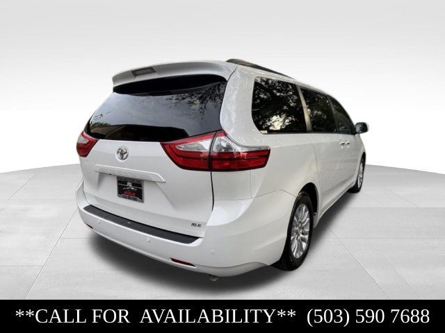 Used 2015 Toyota Sienna XLE w/ XLE Navigation Package FWD image 5