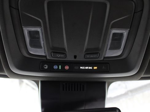 Used 2025 GMC Sierra 1500 SLT RWD image 19