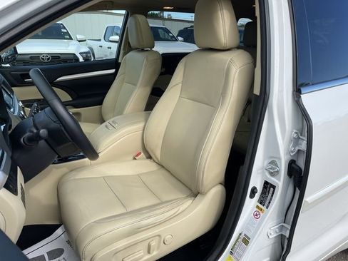 Certified 2018 Toyota Highlander XLE w/ Protection Package #3 AWD/4WD image 14