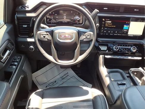 Used 2024 GMC Sierra 2500 AT4X AWD/4WD image 4