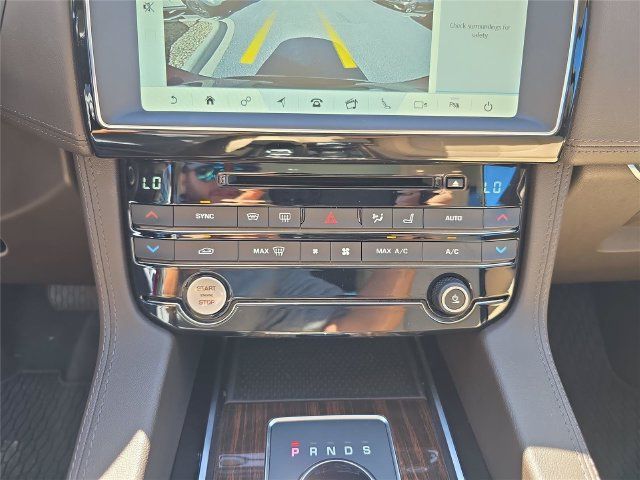Used 2020 Jaguar F-PACE Prestige AWD/4WD image 28
