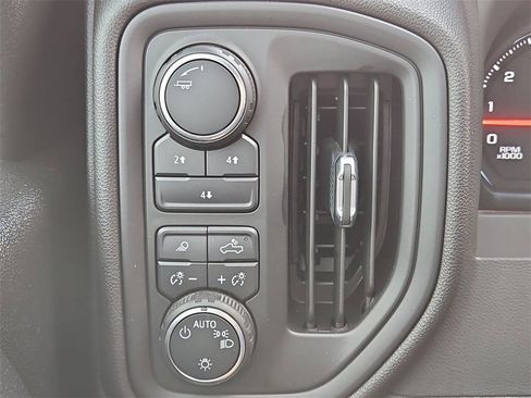 Certified 2025 Chevrolet Silverado 2500 Custom w/ Custom Value Package image 18