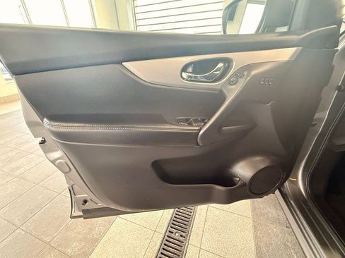 Used 2020 Nissan Rogue Sport SV w/ Technology Package image 33