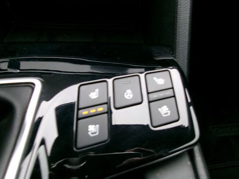 Used 2024 Kia Sportage SX image 16