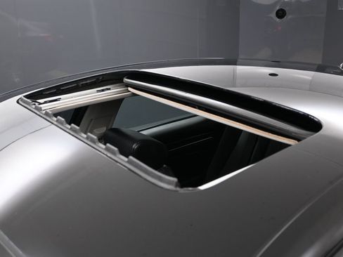 Used 2022 Honda Accord Touring image 9