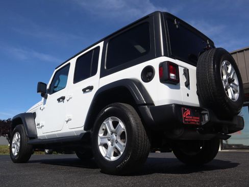 Used 2018 Jeep Wrangler Unlimited Sport S AWD/4WD image 19