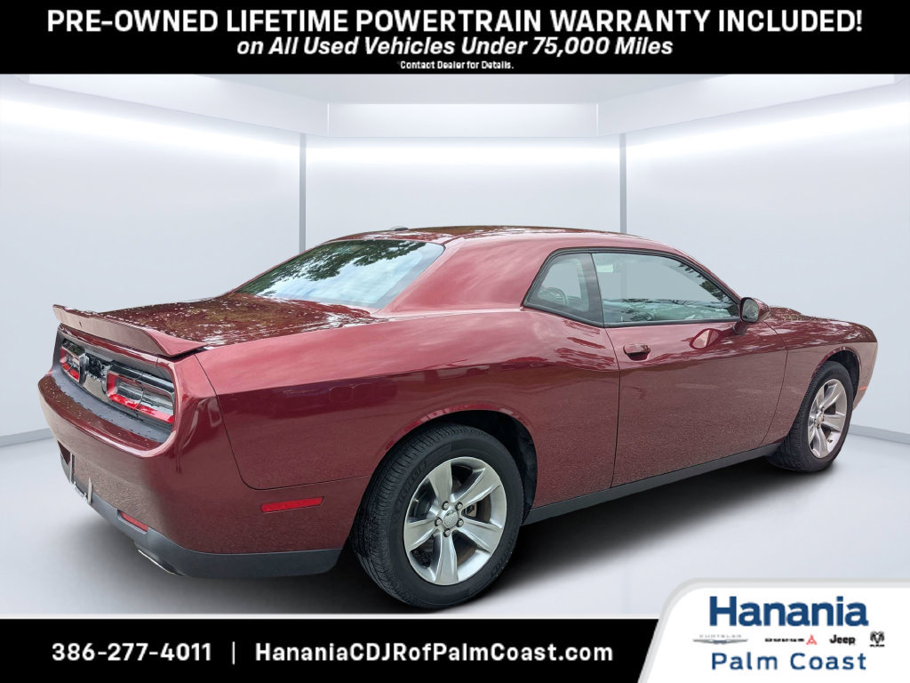 Used 2022 Dodge Challenger SXT RWD image 3