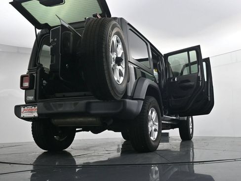 Used 2019 Jeep Wrangler Unlimited Sport S AWD/4WD image 44