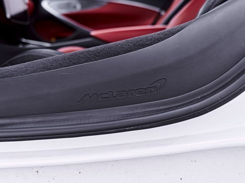 Used 2024 McLaren Artura RWD image 52
