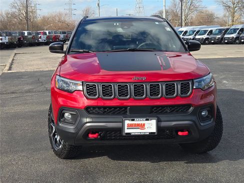 Certified 2025 Jeep Compass Trailhawk AWD/4WD image 7