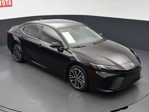 Used 2026 Toyota Camry XLE FWD image 23