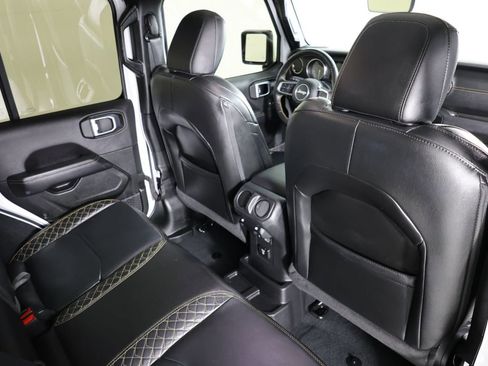 Used 2022 Jeep Wrangler Unlimited Sahara AWD/4WD image 47