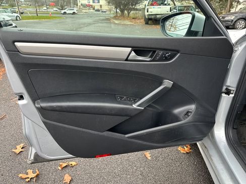 Certified 2020 Volkswagen Passat 2.0T S image 5