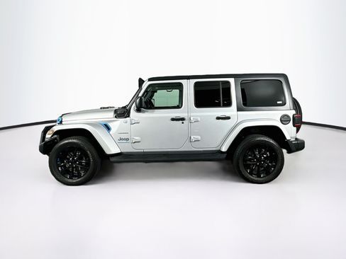 Used 2023 Jeep Wrangler Unlimited Sahara w/ Cold Weather Group AWD/4WD image 4