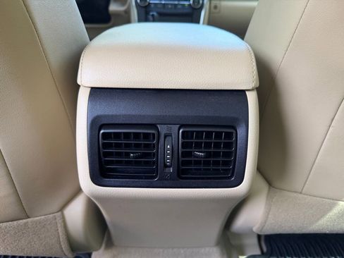 Used 2017 Toyota Camry XLE FWD image 8