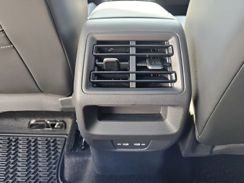 Certified 2026 Volkswagen Tiguan SE R-Line AWD/4WD image 10