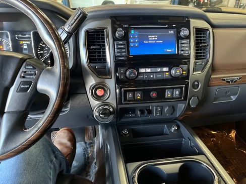 Used 2017 Nissan Titan Platinum Reserve AWD/4WD image 23