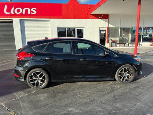 Used 2016 Ford Focus SE w/ SE Sport Package image 8