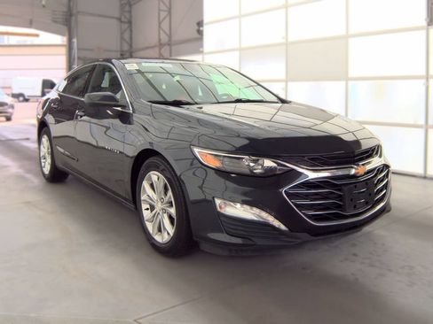 Used 2023 Chevrolet Malibu LT FWD image 2