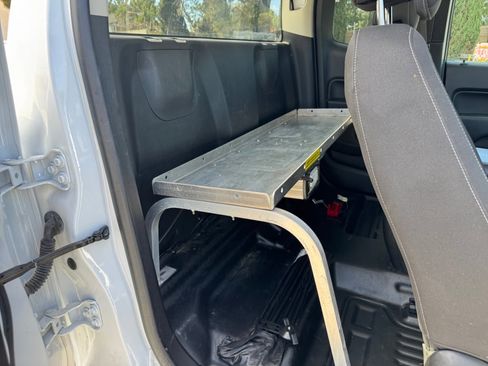 Used 2022 Chevrolet Colorado LT w/ Fleet Safety Package RWD image 18
