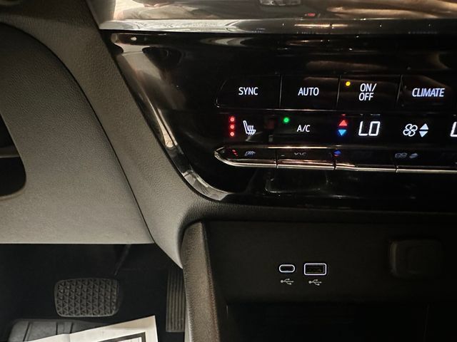 Used 2024 Buick Encore GX Avenir w/ Avenir Technology Package AWD/4WD image 14