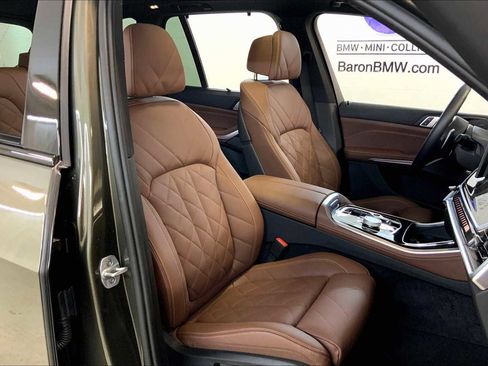 Used 2025 BMW X5 M60i image 8