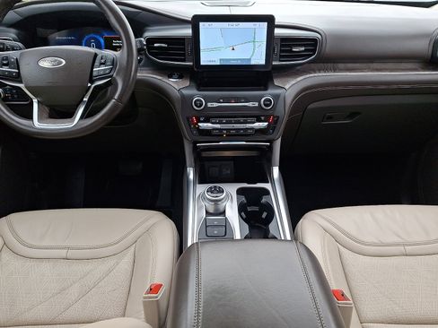Used 2020 Ford Explorer Platinum image 15