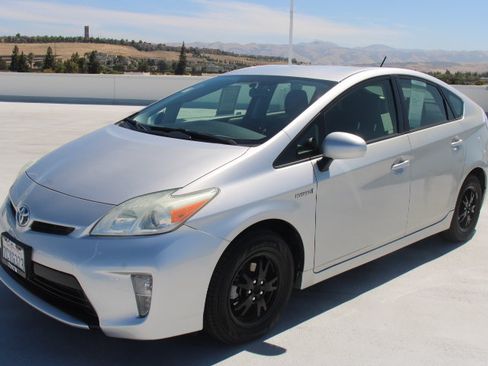 Used 2013 Toyota Prius Three FWD image 6