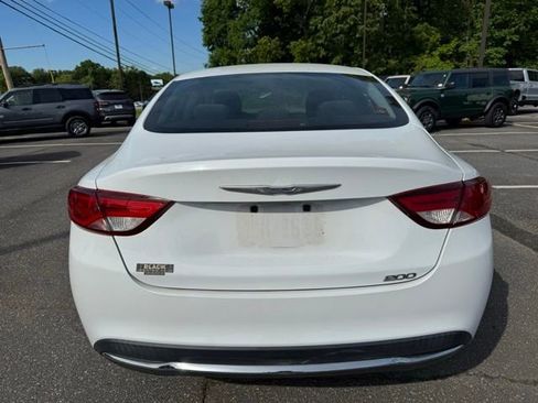 Used 2015 Chrysler 200 Limited FWD image 7