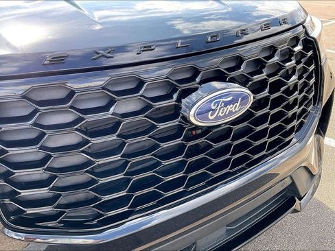 Used 2025 Ford Explorer ST-Line w/ ST-Line Street Pack image 30