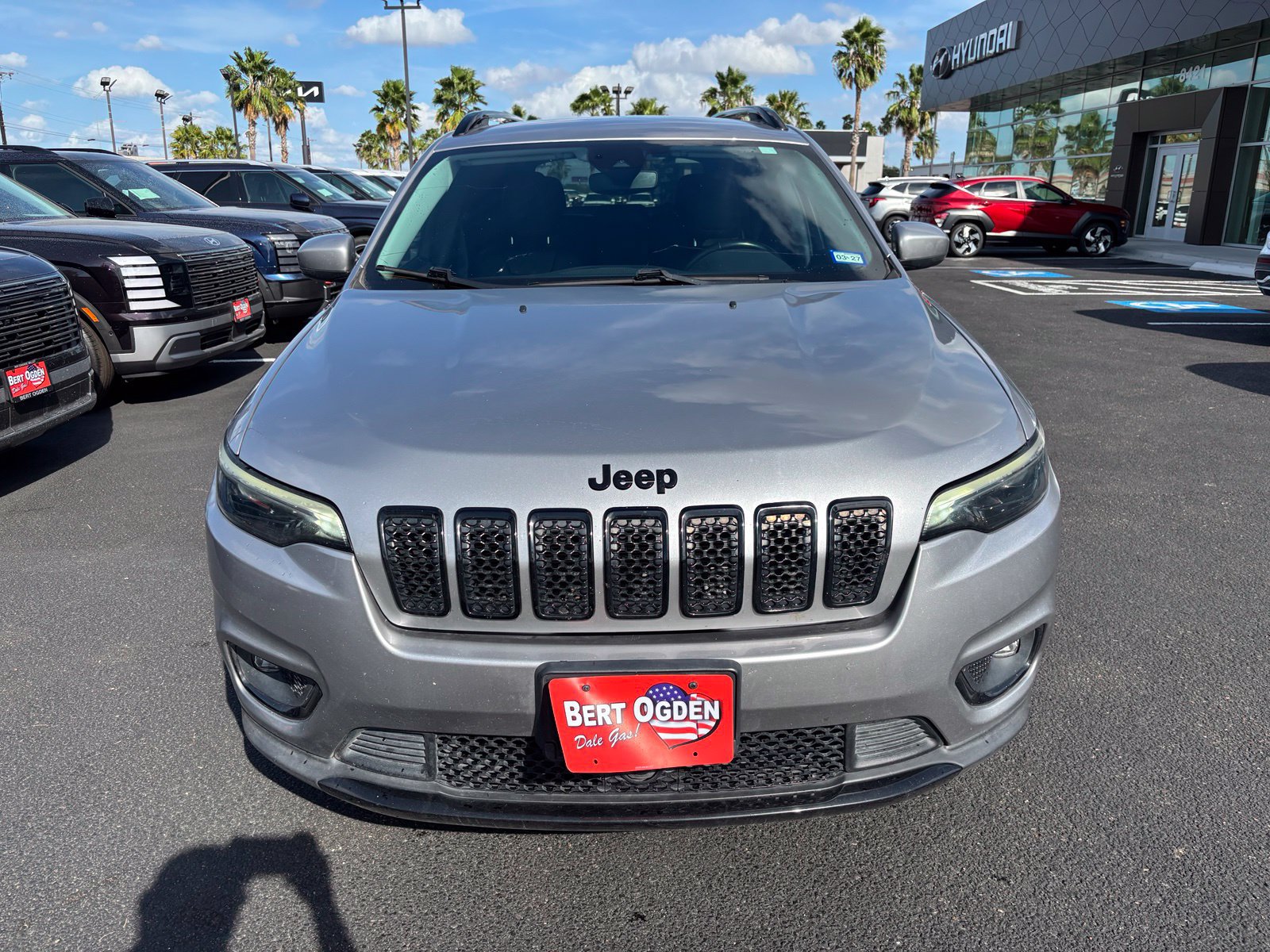 Used 2021 Jeep Cherokee Latitude Plus FWD image 2