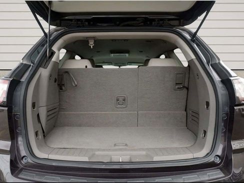 Used 2015 Chevrolet Traverse LT FWD image 10