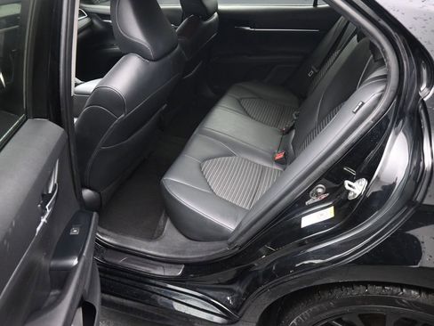 Used 2018 Toyota Camry SE image 21