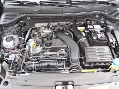 Used 2025 Volkswagen Taos S AWD/4WD image 38
