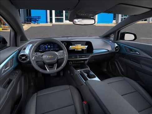 New 2026 Chevrolet Equinox EV LT image 15