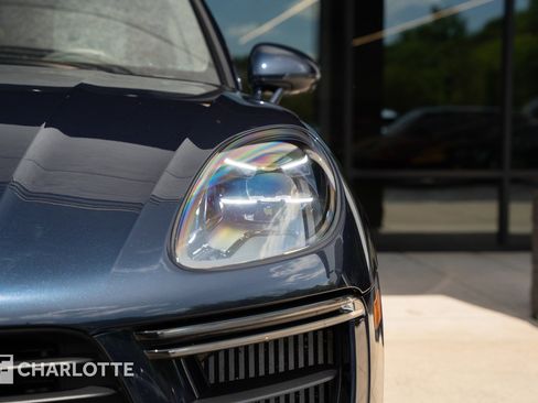 Used 2021 Porsche Macan Turbo AWD/4WD image 5