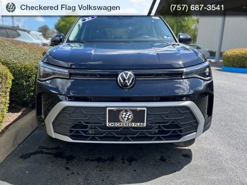 Used 2025 Volkswagen Taos SE image 12