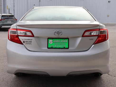 Used 2013 Toyota Camry SE image 4