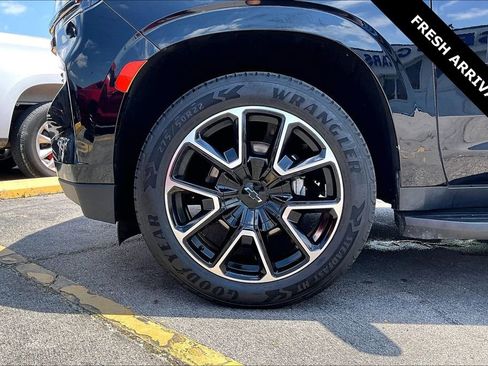 Used 2021 Chevrolet Suburban RST AWD/4WD image 33
