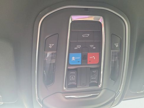 Used 2023 Jeep Grand Cherokee Altitude AWD/4WD image 36