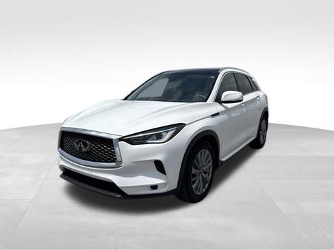 Used 2023 INFINITI QX50 Luxe FWD image 9