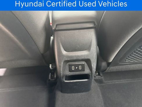 Certified 2025 Hyundai Venue SEL FWD image 19