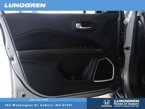 Used 2018 Jeep Compass Latitude AWD/4WD image 9